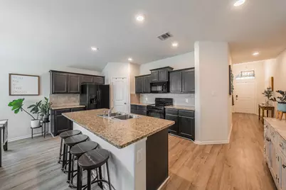 633 Buzzard Lake Trail, Fort Worth, TX 76120 - Photo 6