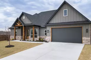 201 Belmont Dr, Willow Park, TX 76087 - Photo 2