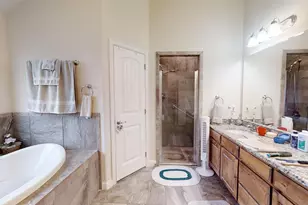 109 Donna Cir, Granbury, TX 76049 - Photo 12