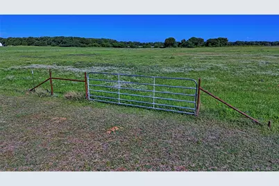 433 Fruitland Road, Bowie, TX 76230 - Photo 36