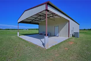 433 Fruitland Rd, Bowie, TX 76230 - Photo 6