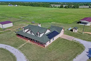 433 Fruitland Rd, Bowie, TX 76230 - Photo 4