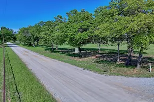 433 Fruitland Rd, Bowie, TX 76230 - Photo 26