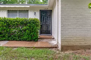 1209 Edgemont Dr, Mesquite, TX 75149 - Photo 2