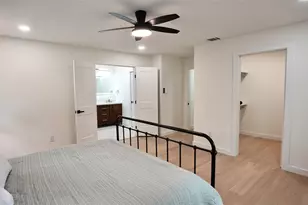 9920 Greenfield Dr, Dallas, TX 75238 - Photo 10