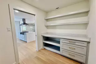 9920 Greenfield Dr, Dallas, TX 75238 - Photo 8