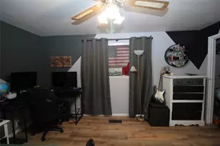 810 W Eden St, Munday, TX 76371 - Photo 18