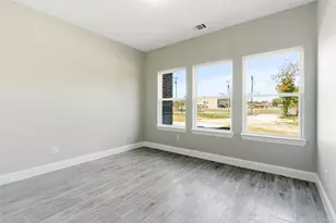 420 E Ball St, Tom Bean, TX 75491 - Photo 22