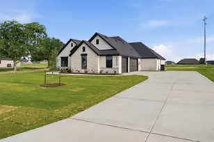 2013 Downslope Ln, Weatherford, TX 76087 - Photo 4