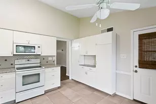 1305 Thoreau Ln, Allen, TX 75002 - Photo 10