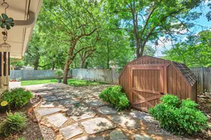 2717 Meadow Green, Bedford, TX 76021 - Photo 32