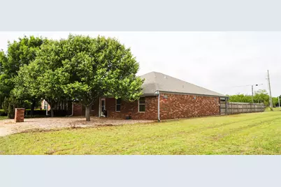 602 Cedar Street, Clyde, TX 79510 - Photo 2