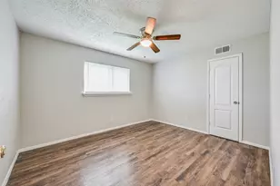 108 S Beverly St, Crowley, TX 76036 - Photo 20