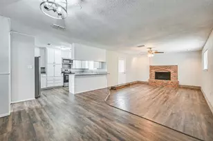 108 S Beverly St, Crowley, TX 76036 - Photo 6