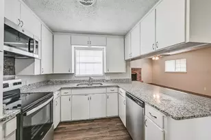 108 S Beverly St, Crowley, TX 76036 - Photo 12