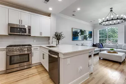 4150 Towne Green Circle, Addison, TX 75001 - Photo 8