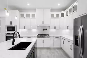 404 Pecan Dr, Dallas, TX 75203 - Photo 10