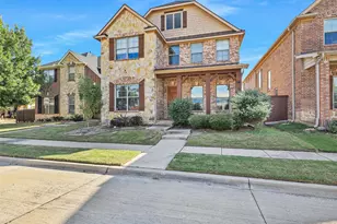 1460 Bristol Ln, Lewisville, TX 75077 - Photo 2