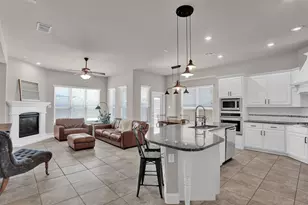 10613 Fort Davis Pl, McKinney, TX 75071 - Photo 4
