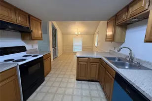6011 Parkmeadow Dr, Arlington, TX 76018 - Photo 4