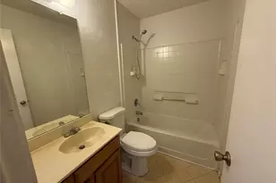 6011 Parkmeadow Dr, Arlington, TX 76018 - Photo 6