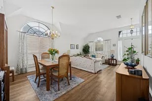 10009 White Ln, Irving, TX 75063 - Photo 2