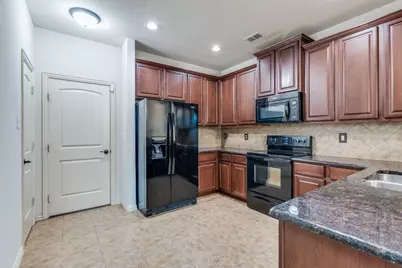 3000 Peyton Brook Drive, Fort Worth, TX 76137 - Photo 10