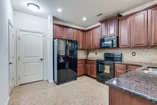 3000 Peyton Brook Dr, Fort Worth, TX 76137 - Photo 10
