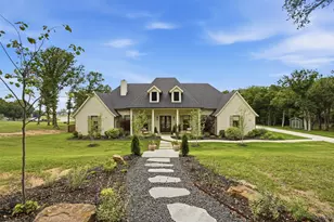 151 Haydon Creek, Weatherford, TX 76087 - Photo 2