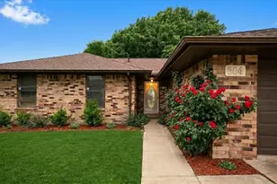 504 Bluebird Ln, Red Oak, TX 75154 - Photo 2