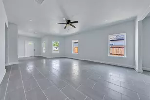305 Pemberton St, White Settlement, TX 76108 - Photo 4