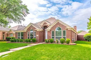 207 Meredith Ct, Irving, TX 75063 - Photo 2