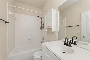 207 Meredith Ct, Irving, TX 75063 - Photo 22
