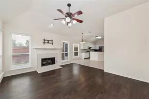 207 Meredith Ct, Irving, TX 75063 - Photo 8