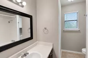 921 W Rochelle Rd, Irving, TX 75062 - Photo 12
