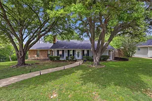 701 Raintree Rd, Fort Worth, TX 76103 - Photo 1
