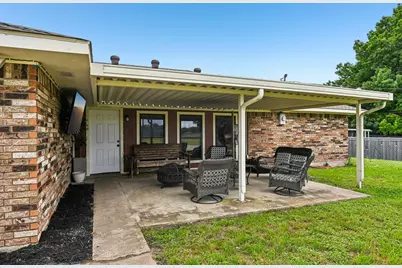 813 Oakbluff Drive, Lancaster, TX 75146 - Photo 32