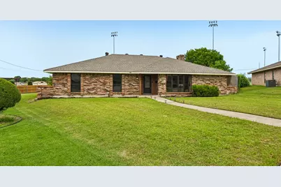 813 Oakbluff Drive, Lancaster, TX 75146 - Photo 2