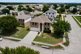 1333 Lauren Dr, Burleson, TX 76028 - Photo 2