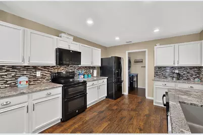 1333 Lauren Drive, Burleson, TX 76028 - Photo 10