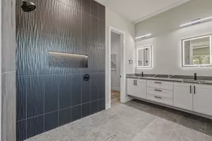 1736 Stoneman St, Dallas, TX 75215 - Photo 6