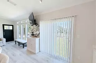 213 Meadow Pond Ct, Runaway Bay, TX 76426 - Photo 4