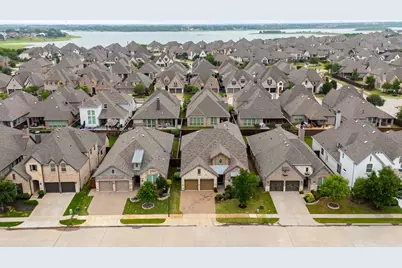 2825 London, The Colony, TX 75056 - Photo 2