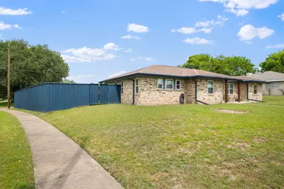 901 Lancaster Park Drive, Lancaster, TX 75146 - Photo 4