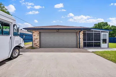 901 Lancaster Park Drive, Lancaster, TX 75146 - Photo 32