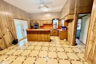 1215 NW 1st Ave, Mineral Wells, TX 76067 - Photo 8