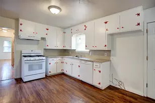 213 Sheri Ln, Hurst, TX 76053 - Photo 8