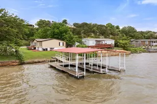 5821 Parkside Ct, Granbury, TX 76048 - Photo 4