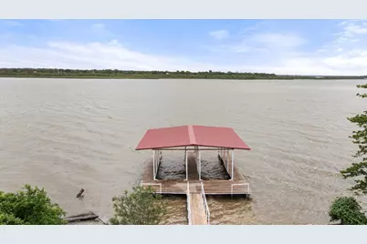5821 Parkside Court, Granbury, TX 76048 - Photo 2