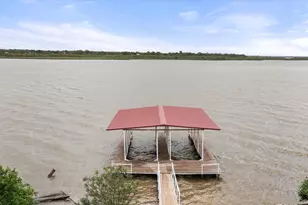 5821 Parkside Ct, Granbury, TX 76048 - Photo 2